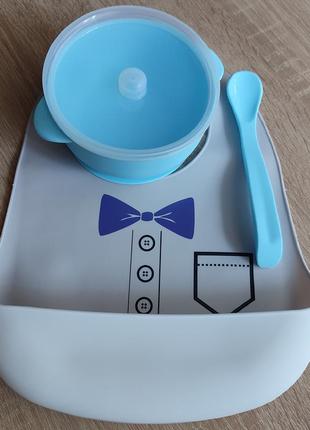 Силіконовий посуд для дітей  посуд для годування  нагрудник з принтом, тарілочка із кришкою + ложка3 фото