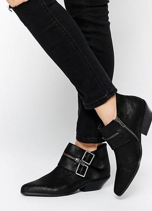 Трендові черевики shellys