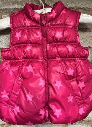 1, стильная теплая дутая жилетка со звездами на флисе олд неви old navy размер 5т рост 107-114  см