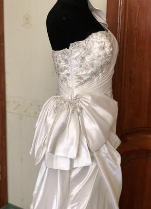 Новое свадебное платье со шлейфом! распродажа3 фото
