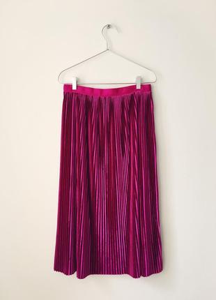 Модная яркая юбка гофре длины миди zara 💖 стильная бархатная велюровая юбка цвета фуксии7 фото