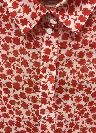 Очень красивая и стильная брендовая блузка в цветочках 20.4 фото