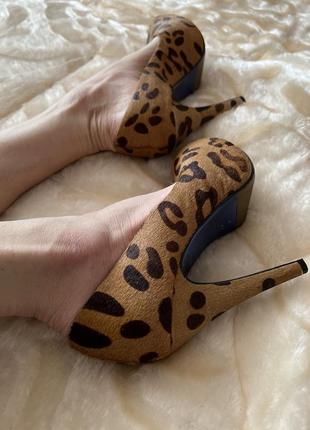 Жіночі леопардові туфлі на високих підборах christian louboutin лакшері босоніжки, туфлі-човники5 фото
