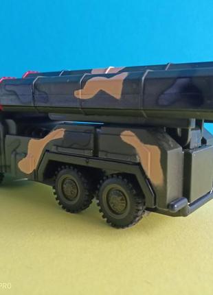 Игрушечный военный ракетный грузовой автомобиль , игрушка автомобильная ракетная установка5 фото