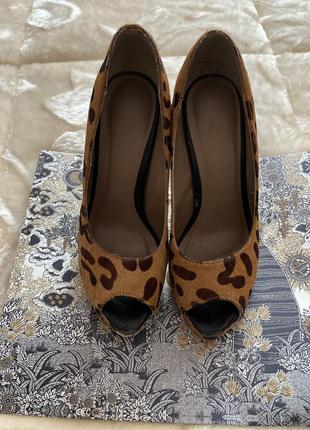 Жіночі леопардові туфлі на високих підборах christian louboutin лакшері босоніжки, туфлі-човники10 фото