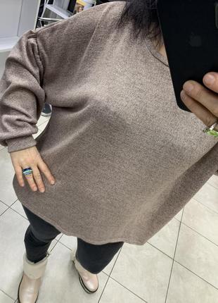 Нарядный свитерок нежного цвета в мелкий люрекс4 фото