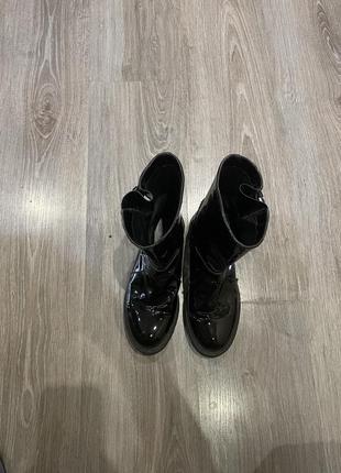 Чорні лакові чоботи3 фото