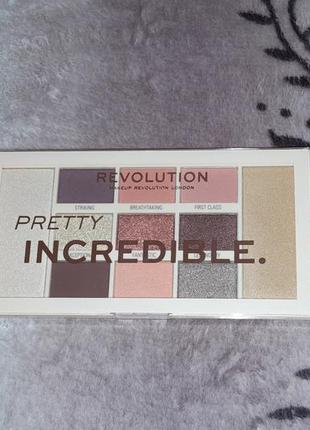 Палетка теней makeup revolution