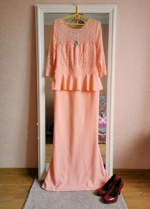 Яркое персиковое платье1 фото
