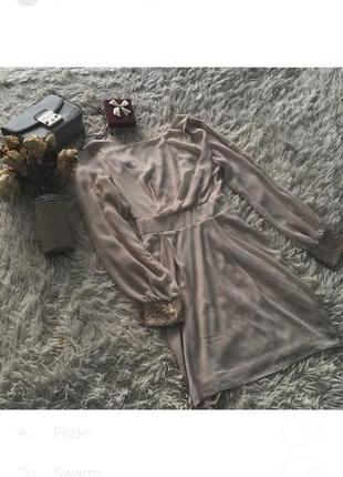 Бежевое кремовое платье с пайетками с голой спиной1 фото