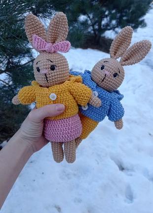 Зайчики. гральний набір. іграшки з одягом