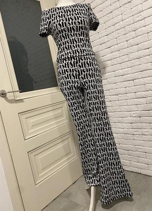 Женский костюм