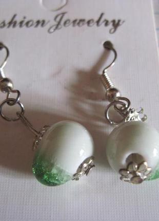 .сережки . стекло.