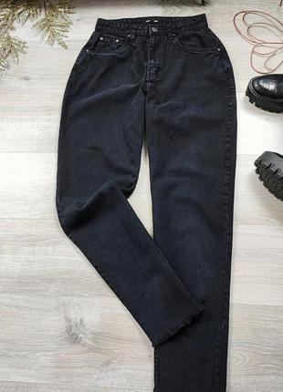 Черные джинсы мом prettylittlething1 фото