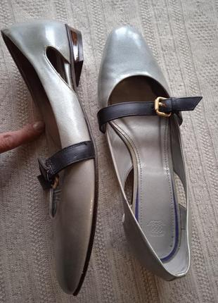 Кожаные элегантные ментоловые туфли2 фото