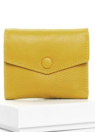 Жіночий шкіряний гаманець з натуральної шкіри жовтого кольору