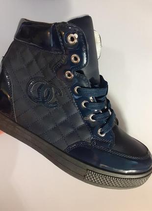 Сникерсы ботинки классика кроссовки  на скрытой танкетке темно синие4 фото