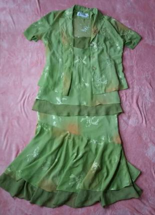 Салатовый костюм юбка с рюшей, блуза, майка с вышивкой 3 в 1