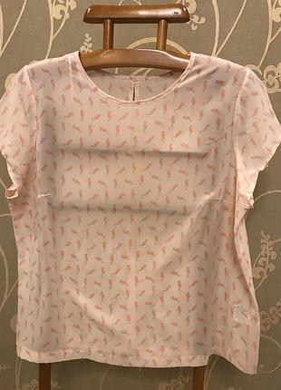 Очень красивая и стильная брендовая блузка.