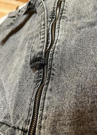 Женская джинсовая юбка-трапеция на молнии3 фото