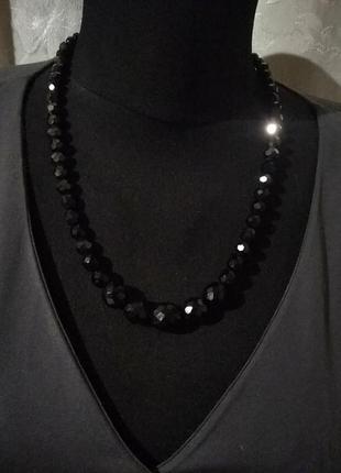 Чёрные бусы из стекла. длина 50 см.