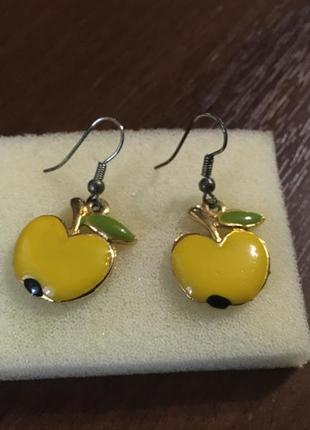 Серьги "яблочки" эмаль, бижутерия