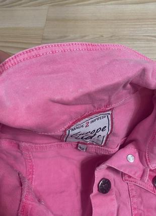 Яркая розовая джинсовая куртка на девочку 10-12 лет3 фото