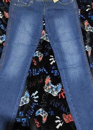 Жіночі джинси синього кольору