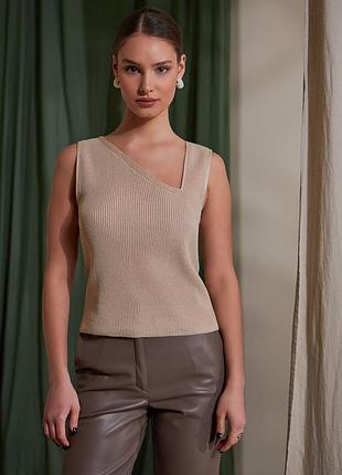 Топ літній жіночий трикотажний в'язаний бежевого кольору