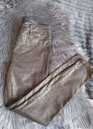 💣💣💣трендовые и стильные брюки с напылением кожи в орнамент бронзы3 фото