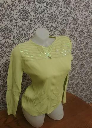 Ніжна кофточка, джемпер, футболка