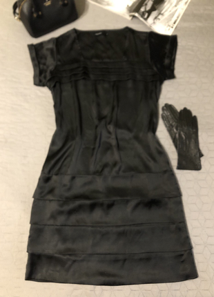 Атласное маленькое черное платье в стиле chanel от vero moda, р. м-l, очень хорошее состояние5 фото