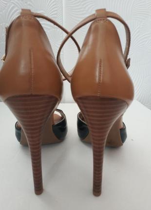 Стильные туфли bcbg на высоком каблуке-шпилька8 фото