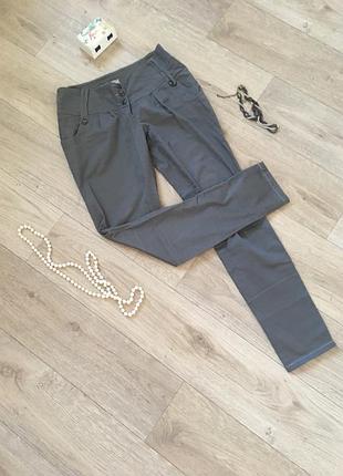 Брюки цвета хаки