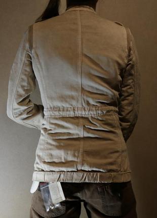 Фирменная новая весенняя легкая куртка с вываренным эффектом3 фото