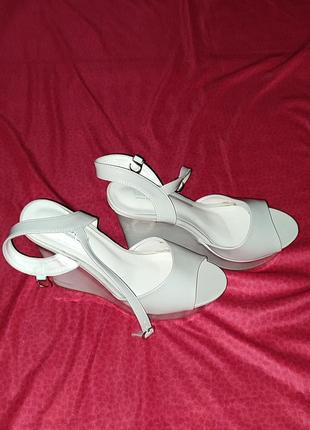 Босоніжки, стан ідеальний