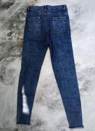 Синие джинсы скинни с обрезанным краем4 фото