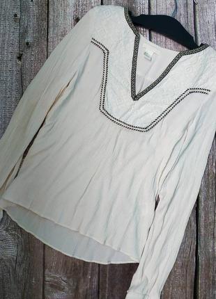 Блузка рубажная молочная с вышивкой2 фото