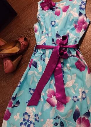 Блакитну сукню Коктельное бузкові лілії