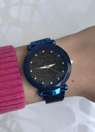 Женские шикарные блестящие часы на магните синие2 фото