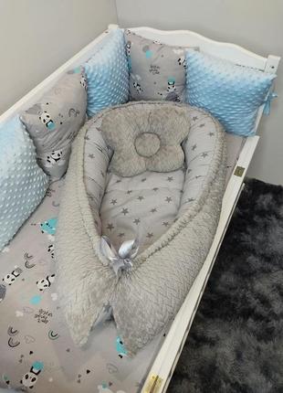 Набір у дитяче ліжечко для новонароджених захист ( бортик 12 подушок) + кокон + подушка + простирадло на гумці