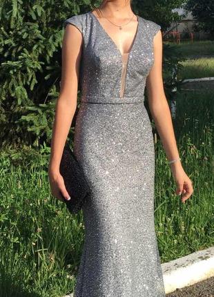Шикарное вечернее платье