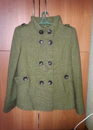 Напівпальто цікавого пошиття,вовна