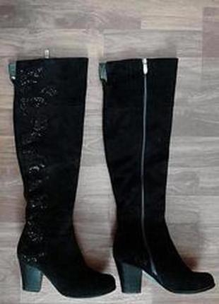 Cупер чоботи із натуральної замші фірми molared зі стразами