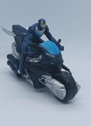 Железный человек на мотоцикле marvel hasbro