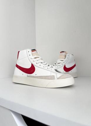 Nike blazer mid 77 habanero red