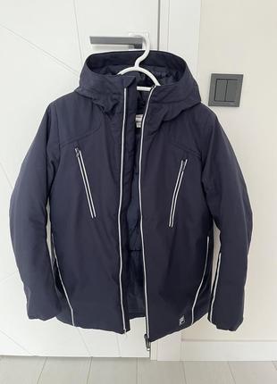 Продам демисизонну куртку fila 158р