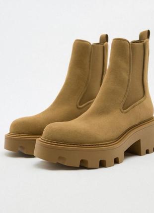 Шкіряні черевики від zara