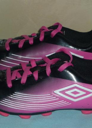 Бутсы-копы - кожа-лак - umbro - стелька -19 см - 30 размер.