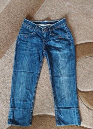 Джинсы, капри, бриджи levis оригинал
